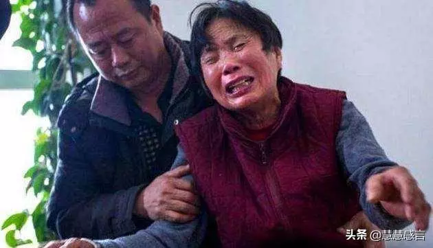 子癱瘓3年,兒媳卻懷孕,婆婆不解,孩子出生後偷摸鑑定,蒙了