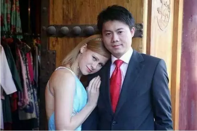 俄羅斯女孩就是漂亮,從不嫌貧愛富,但生完孩子後有一點讓老公不能忍!