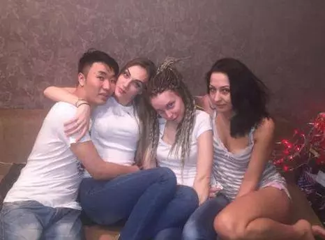 俄羅斯女孩就是漂亮,從不嫌貧愛富,但生完孩子後有一點讓老公不能忍!