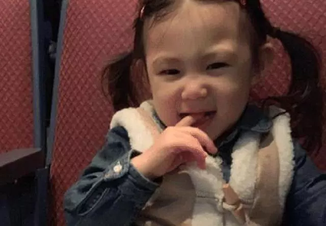 陳冠希女兒長大了,如今竟長成這般模樣,網友:浪子的女兒就是不一樣~