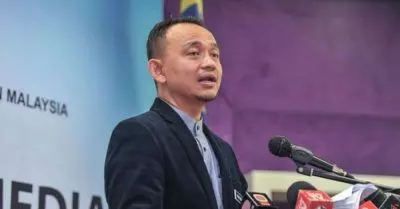大學生惹事在先?!馬智里出面捍衛大學生!狠打臉校長!