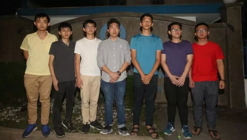 大學生惹事在先?!馬智里出面捍衛大學生!狠打臉校長!