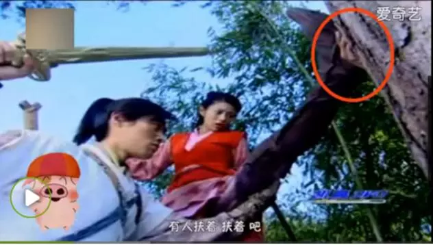 最讓人擔心的穿幫鏡頭,劉亦菲露了啥?保安大哥急忙把人抱走...!