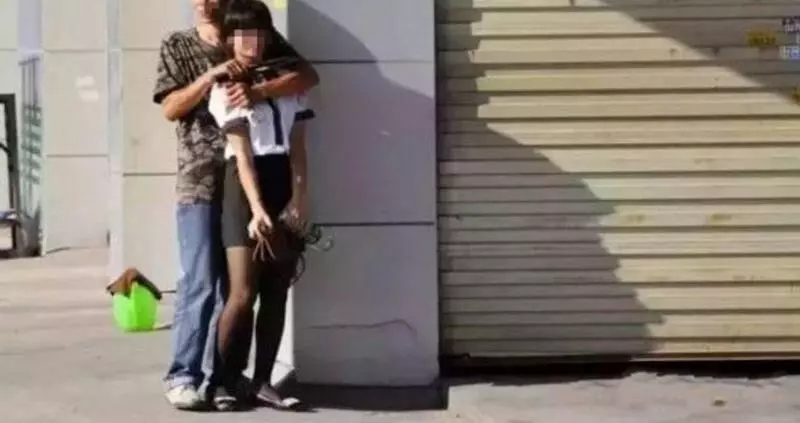 夠力咯!!17歲少年劫財又劫色,菜刀夾脖子對婦女霸王硬上弓!