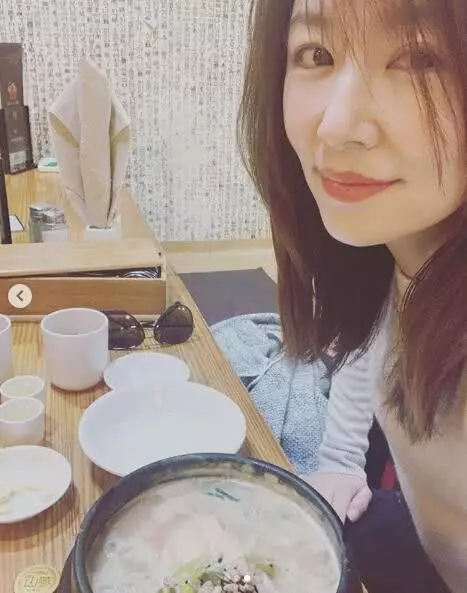 曬娃還是炫富?林心如更新小海豚照片,手腕上的名牌手錶亮了