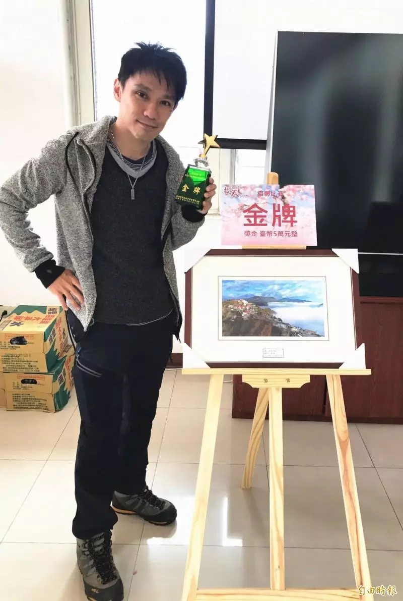 壯觀雲海超美!打火弟兄空拍 北橫櫻花季攝影賽奪金牌