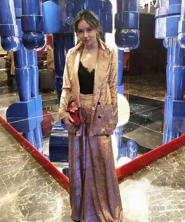 新加坡富豪的千金表示沒有要求找陪玩的女性,勝利在說謊?