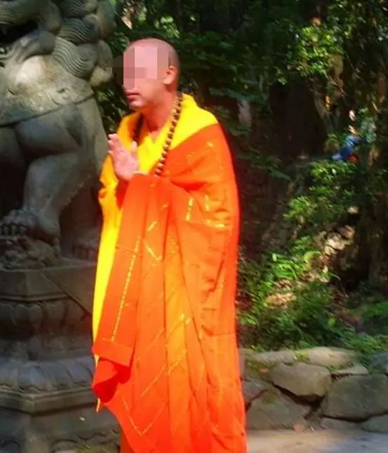 故事:女兒患怪病,還被白狐咬了一口,母親氣得大罵,路過道士:恭喜