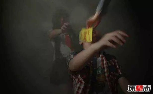 在雲頂賭場搏殺過後,竟然把鬼魂引回家... 還上了她的身和法師談判!下一秒,他竟這樣要求法師。。。