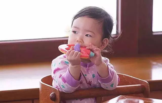 「可怕的2歲」令爸媽頭疼,心理學家建議:當孩子出現這5個行為的時候你要這麼做,受益無窮