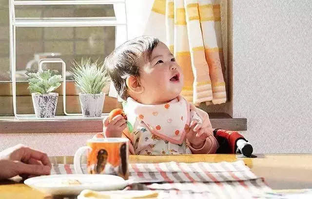 「可怕的2歲」令爸媽頭疼,心理學家建議:當孩子出現這5個行為的時候你要這麼做,受益無窮