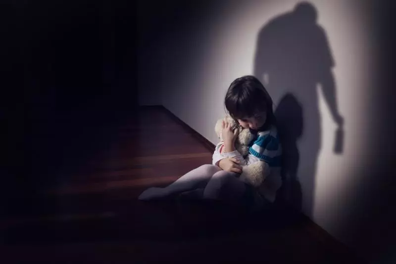 醉男家暴到醫院叫囂!「碰!」一聲四肢噴飛 母女大哭:得到解脫