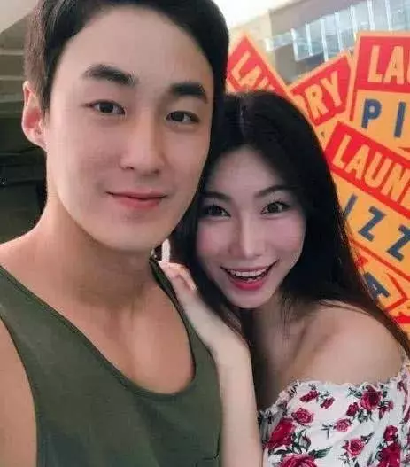 是什麼魔法,讓一個19歲帥小子迷上43歲的阿姨,看到阿姨的身材後,真的是太妙了