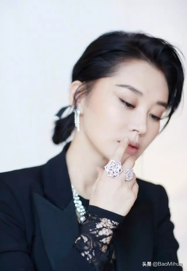 年過40還未嫁人的6位女星,個個美若天仙,你最想把誰帶回家?