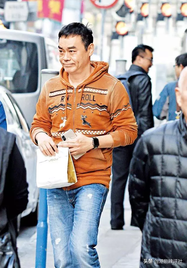 51歲郭藹明素顏買菜被贊靚女,親自買裝修建材,曾拒TVB復出邀請