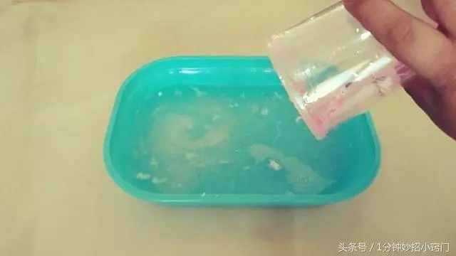 白糖和香皂放在一起太實用,解決了家家戶戶的問題,看完趕緊試試