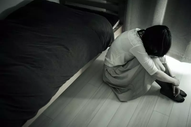 軍醫FM2迷昏女兵!按摩「腳底→胸」強脫褲…辯:只是想摸 法官改判決