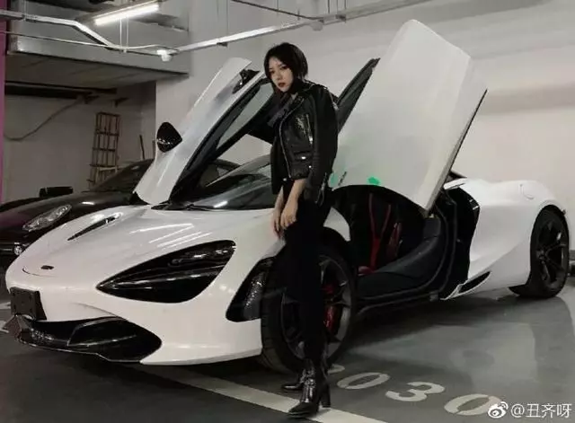 開跑車超速後嗆:我就是欠教育 女主播只出道4天就被永久封殺