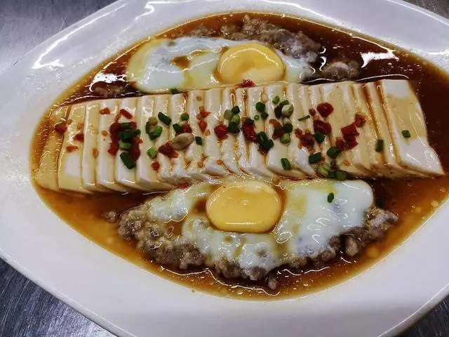 豆腐怎麼做才好吃?學會這個做法,簡單一蒸,好吃不油膩,挑食的孩子一大盤都吃乾淨了