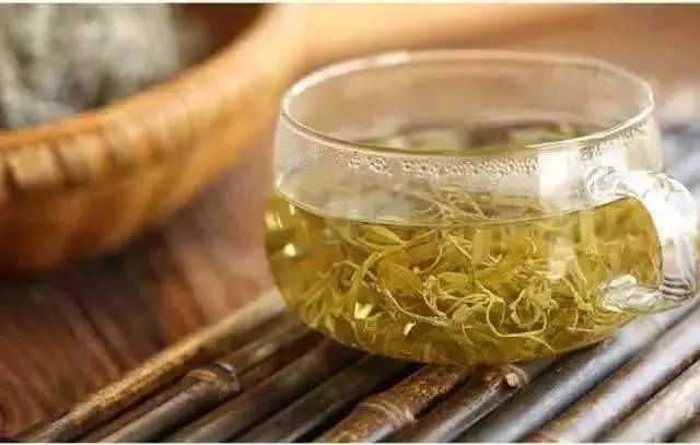 濕氣重人易胖,蘋果加一物,女人每天吃一點,排濕氣減肚腩,越吃越漂亮,全身無濕好輕鬆