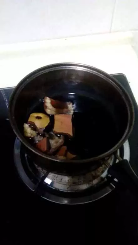 「石榴煮水喝」能溶解各類結石:可排腎結石、膀胱結石、膽結石