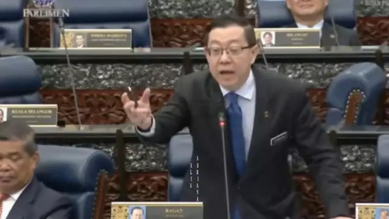 【納吉在國會上點燃了「國債的問題」】結果慘遭林冠英打臉炮轟,網民紛紛拍手叫好!