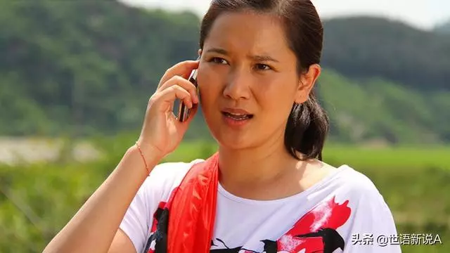倒插門丈夫離世,妻子悲痛欲絕,去銀行取錢時才發現他是這樣的人