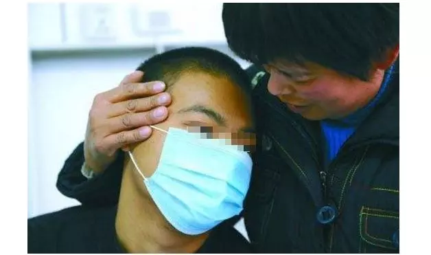 小伙手術失敗去世,家人為其辦理後事他半夜甦醒了,結果悲劇發生