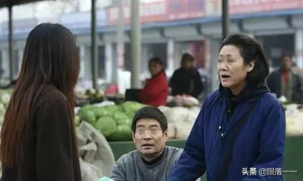 弟弟結婚,我隨禮50000塊!飯桌上弟妹一番話,我決定再送一輛車
