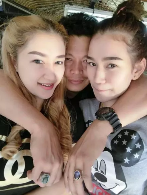 [現代韋小寶] 一夫多妻生9子！泰男左擁右抱辣妹 放閃爽喊：我好幸運