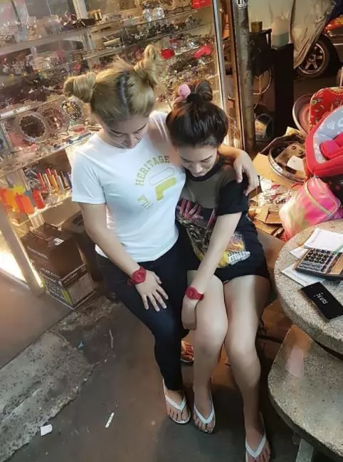 [現代韋小寶] 一夫多妻生9子！泰男左擁右抱辣妹 放閃爽喊：我好幸運