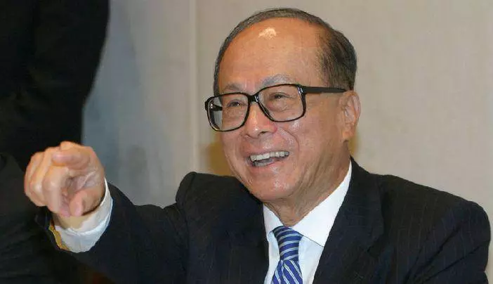 與新加坡的這一次交易,李嘉誠帳面損失了185億港幣!