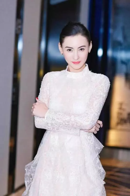 張柏芝曬和小王子生父親密合照?男子身份打破謠言