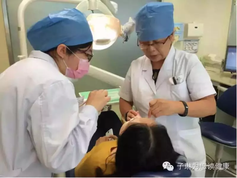 為什麼有人嘴角總裂口?聽醫生說完感覺水真深!