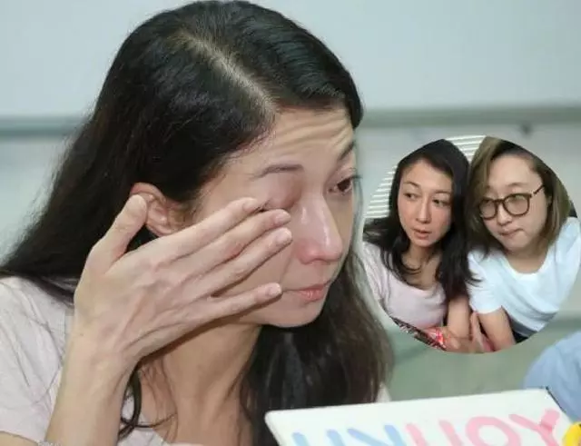 成龍19年前與吳綺莉恩愛畫面曝光,終於明白她為何要生下小龍女