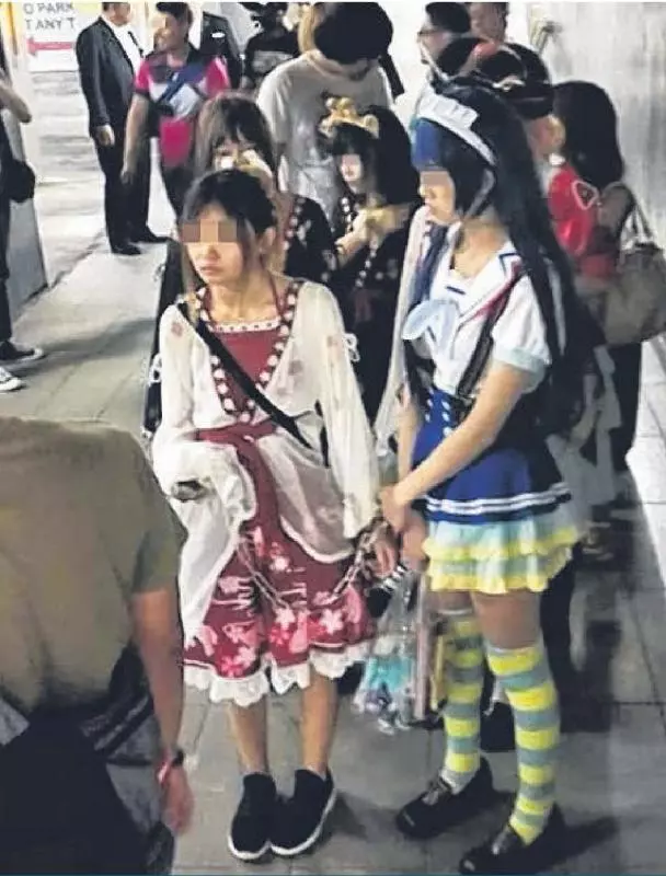 到吉隆坡酒店玩Cosplay, 三名新加坡籍女生當場被捕 !