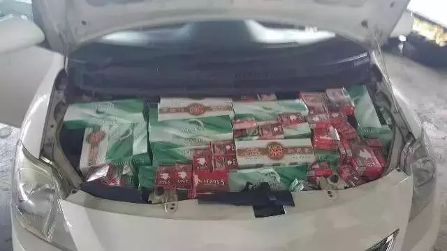 (就想從新山拼車去新加坡),卻被關卡人員盤查6小時!關進去差點出不來,再也不貪省錢了!
