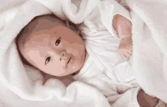 婚後老公工資我保管,我生女兒後他每月只給我三百奶粉錢,我懵了