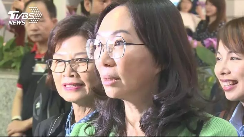 老公當總統就選市長? 李佳芬苦笑回應…
