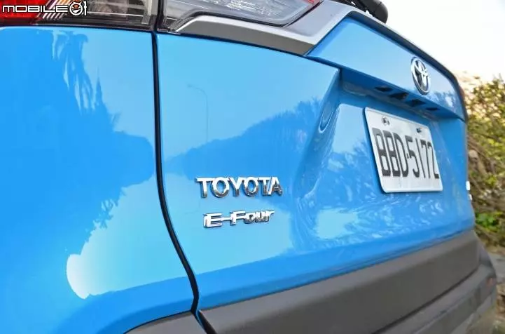 恐怖!!Toyota R A V 4 Hybrid 4WD 油環島測試,一公升油耗居然XXX公里!!