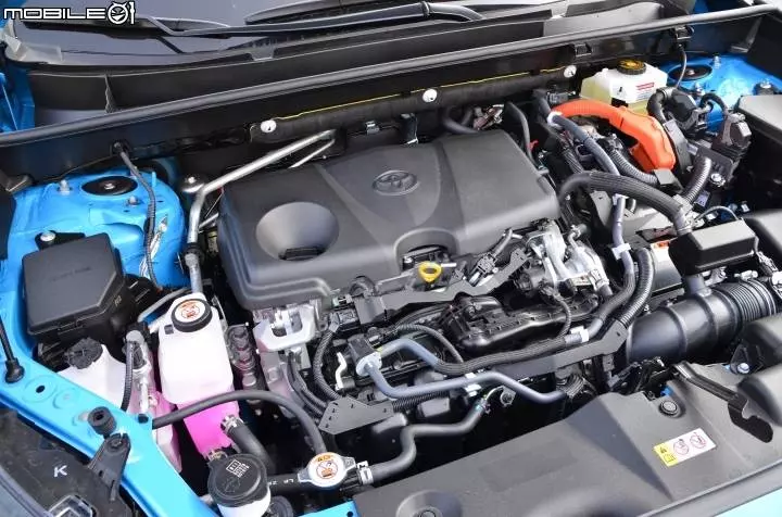 恐怖!!Toyota R A V 4 Hybrid 4WD 油環島測試,一公升油耗居然XXX公里!!
