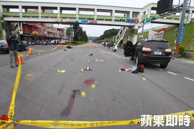 搶快未等綠燈左轉 騎士遭撞肢體變形死亡