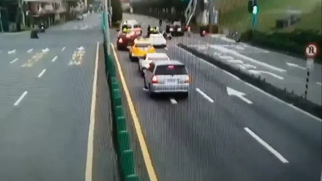 搶快未等綠燈左轉 騎士遭撞肢體變形死亡
