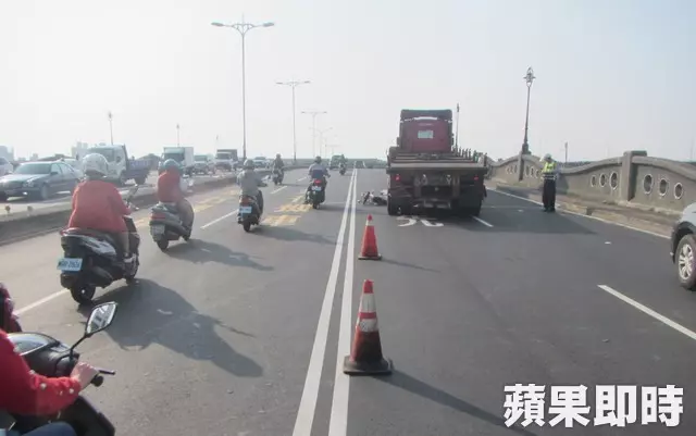 姊妹花探視病嬤 捲聯結車輪下!20歲科大姊命危
