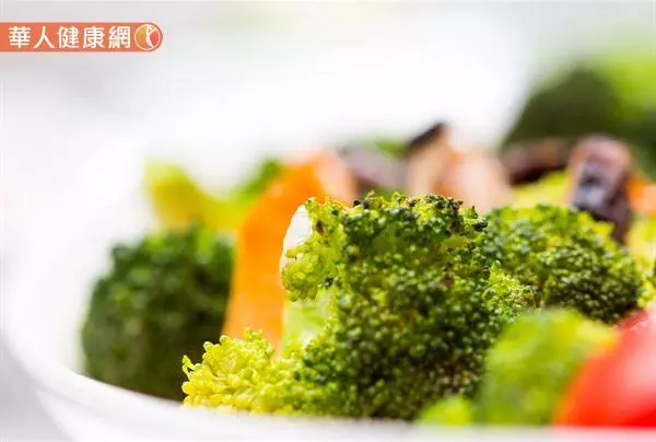 白天吃飽,晚餐不吃就會瘦?晚上有運動也不能吃?營養師說…