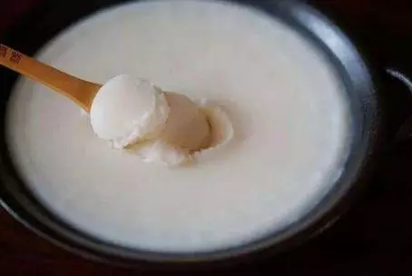 熬豬油時,不要只加鹽,多加這「1味」,豬油又白又香