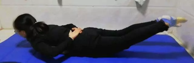 久站或久坐引起腰部酸痛?3個鍛煉腰部的方法,讓勞累的腰不酸痛