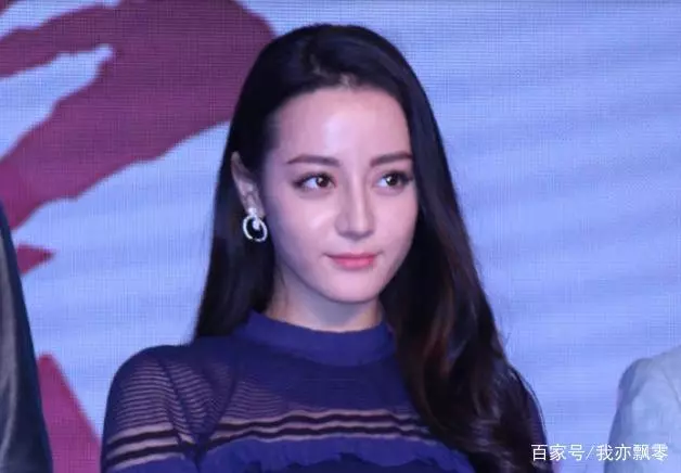 未修圖鏡頭下的女星:迪麗熱巴沉重憔悴,應采兒太霸氣,最後一位膚色黯淡牙齒黃!