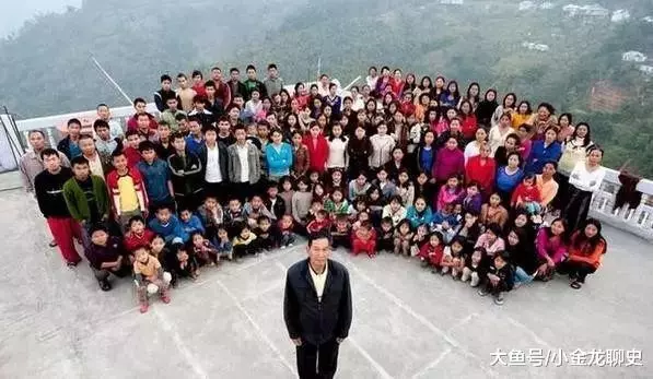 印度男子娶39個老婆,生89個孩子,他如何管理181人的大家族?