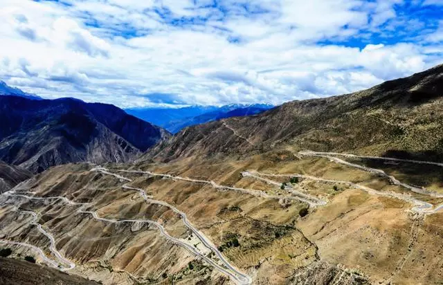 盤點世界上最危險的10條公路,每一條都是駕駛者的惡夢!台灣竟榜上有名